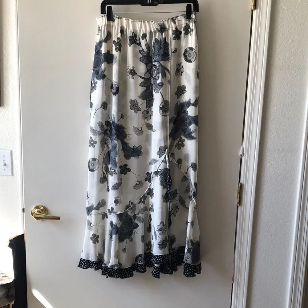 Nothing Matches Maxi Skirt Size 1 Gently used White Black